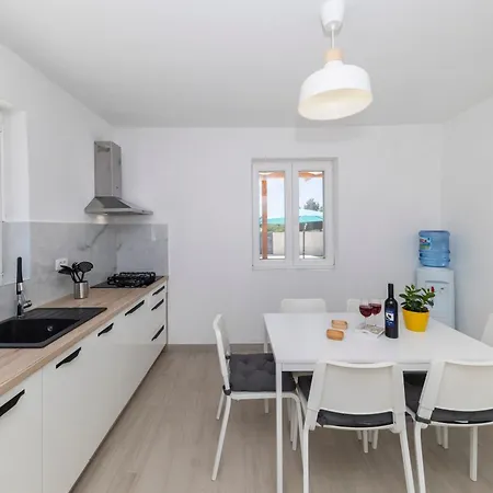 House Beram * Zara